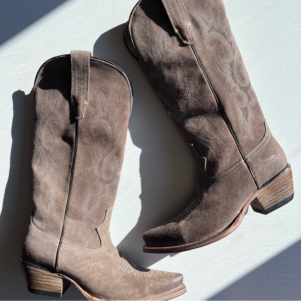 Freebird Woodland boots in Grey Suede - Picture 2 of 7